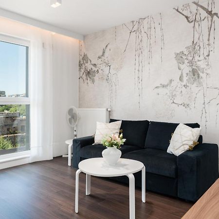 Stylish & Comfy Garbary Apartments With Parking By Noclegi Renters Познан Екстериор снимка