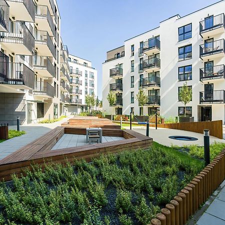 Stylish & Comfy Garbary Apartments With Parking By Noclegi Renters Познан Екстериор снимка