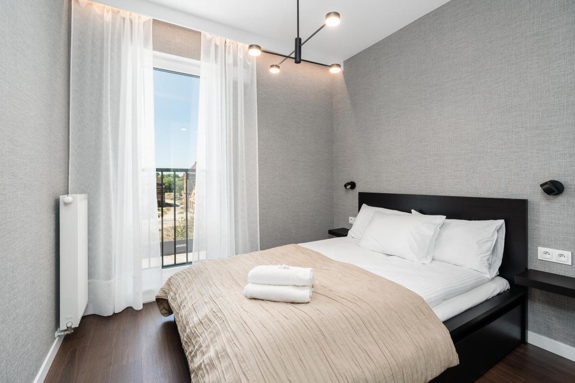 Stylish & Comfy Garbary Apartments With Parking By Noclegi Renters Познан Екстериор снимка