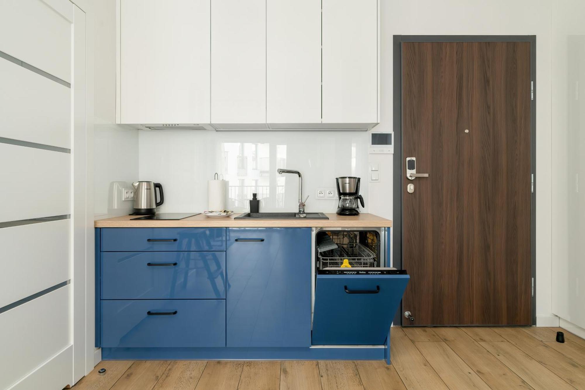 Stylish & Comfy Garbary Apartments With Parking By Noclegi Renters Познан Екстериор снимка