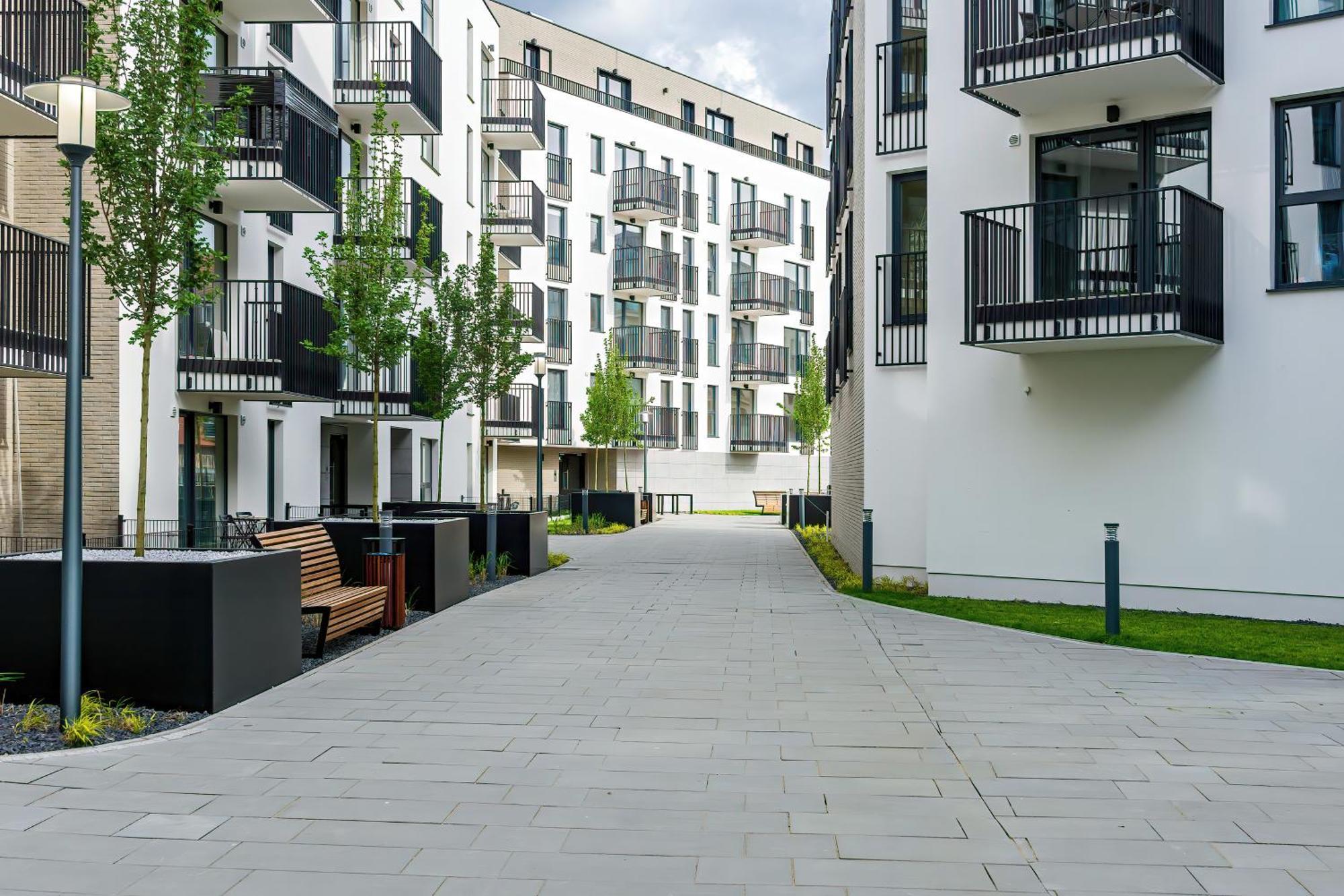 Stylish & Comfy Garbary Apartments With Parking By Noclegi Renters Познан Екстериор снимка