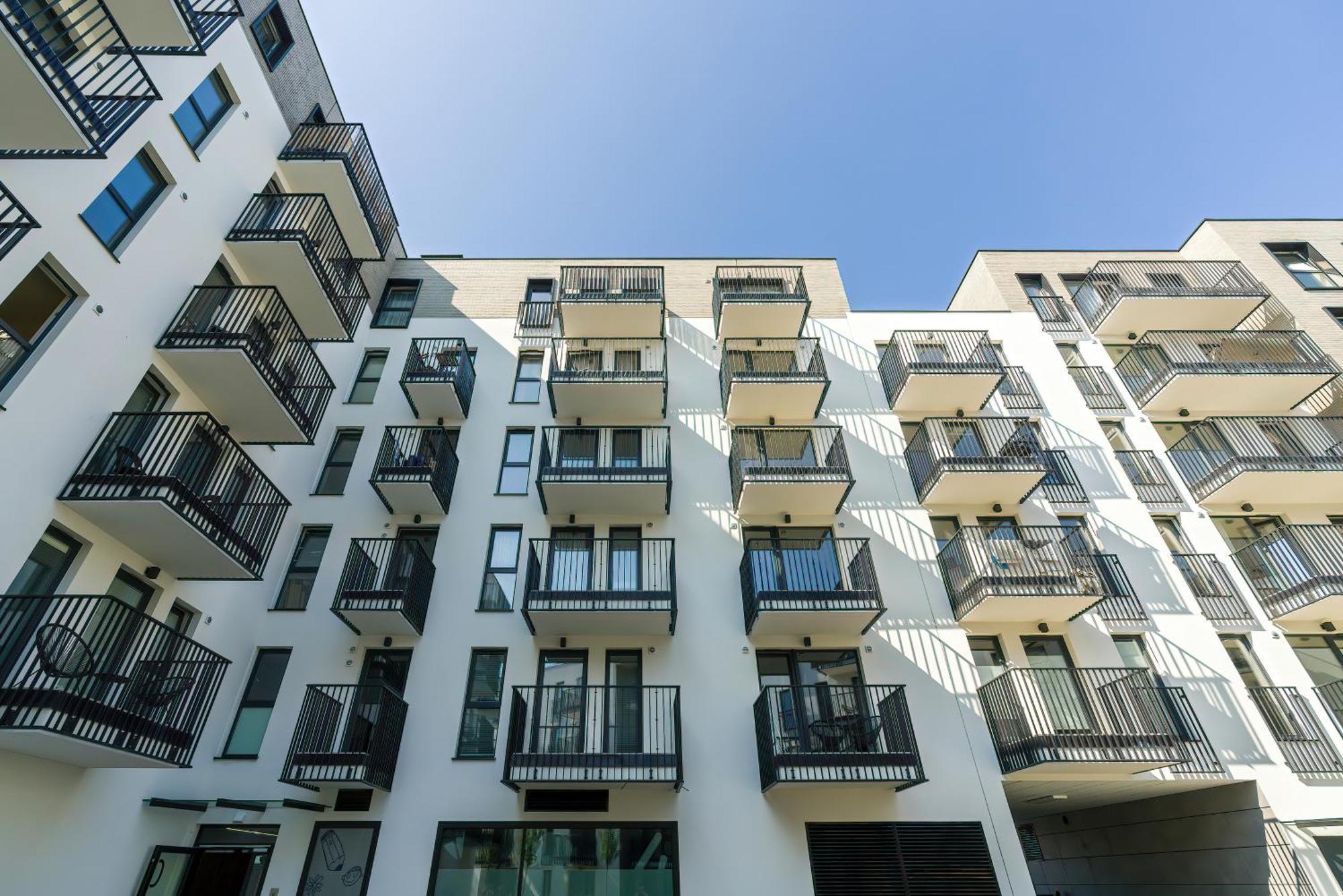 Stylish & Comfy Garbary Apartments With Parking By Noclegi Renters Познан Екстериор снимка