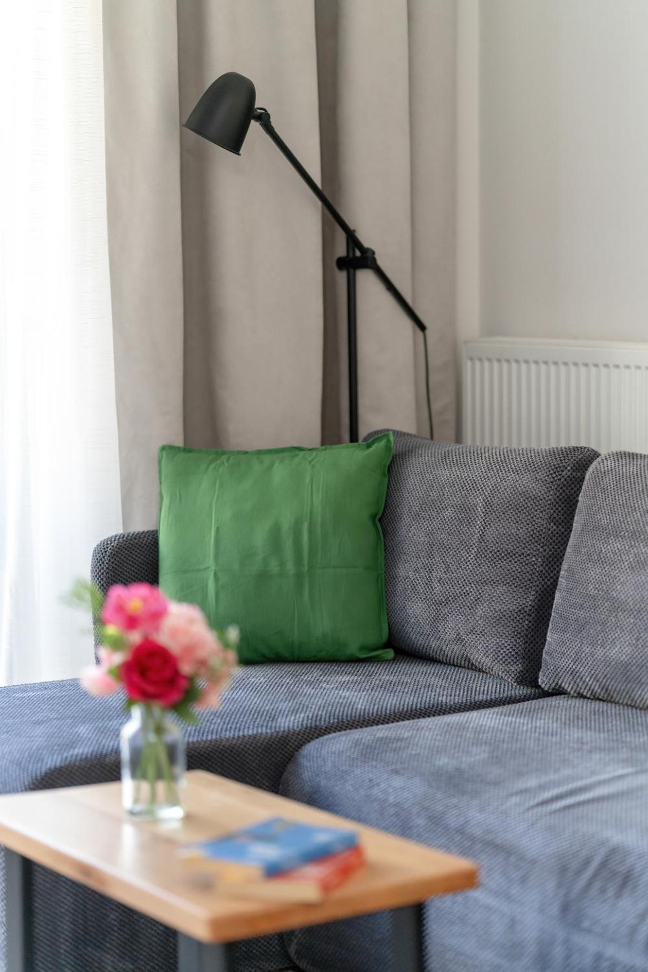 Stylish & Comfy Garbary Apartments With Parking By Noclegi Renters Познан Екстериор снимка